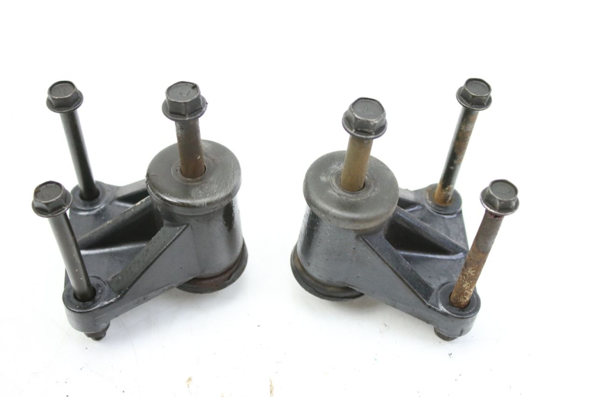 photo de UCHWYT SILNIKA KAWASAKI ZEPHYR 1100 ( - 1995) - Szczegół części