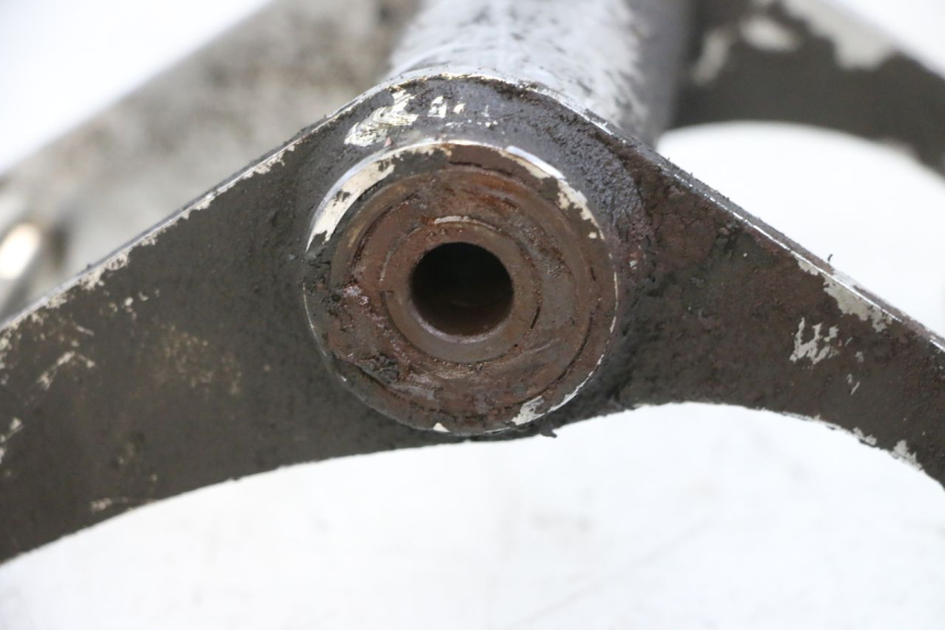 photo de UCHWYT SILNIKA KYMCO ZING 125 (1997 - 2003) - Zbliżenie techniczne