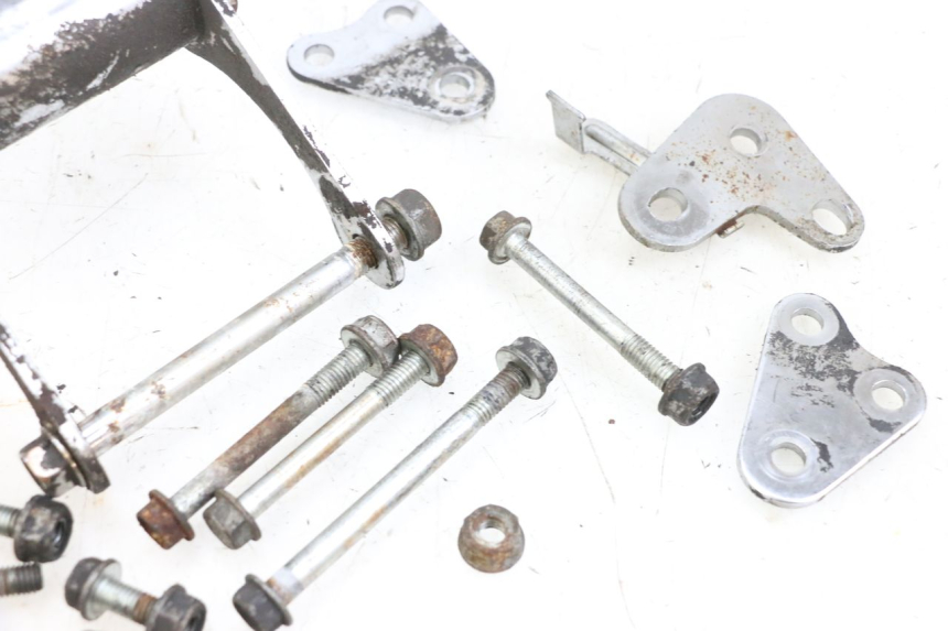 photo de UCHWYT SILNIKA KYMCO ZING 125 (1997 - 2003) - Punkty mocowania