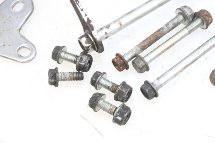 photo de UCHWYT SILNIKA KYMCO ZING 125 (1997 - 2003) - Stan powierzchni