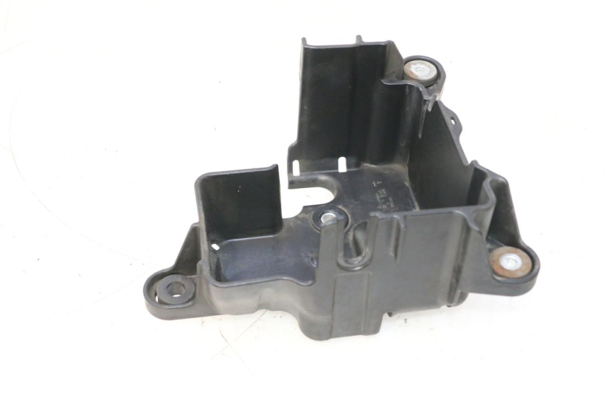 photo de UCHWYT POMPY ABS PIAGGIO MP3 500 (2016 - 2018) - Zbliżenie techniczne