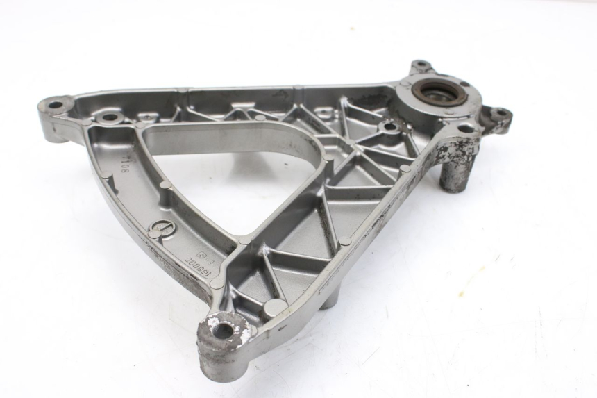 photo de UCHWYT TŁUMIKA SUZUKI AN BURGMAN 400 (2006 - 2010) - Szczegół części