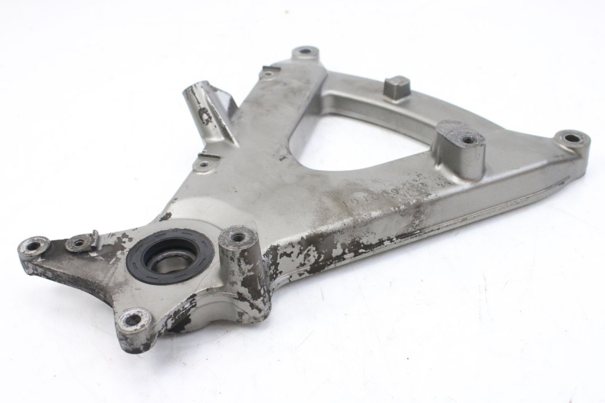 photo de UCHWYT TŁUMIKA SUZUKI AN BURGMAN 400 (2006 - 2010) - Inny kąt widzenia