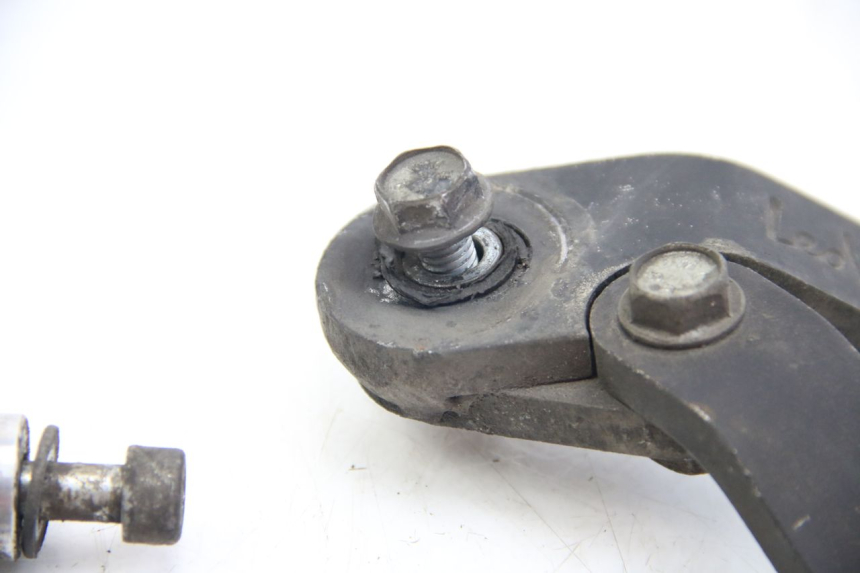 photo de UCHWYT TŁUMIKA DERBI BOULEVARD 50 (2009 - 2006) - Zbliżenie techniczne