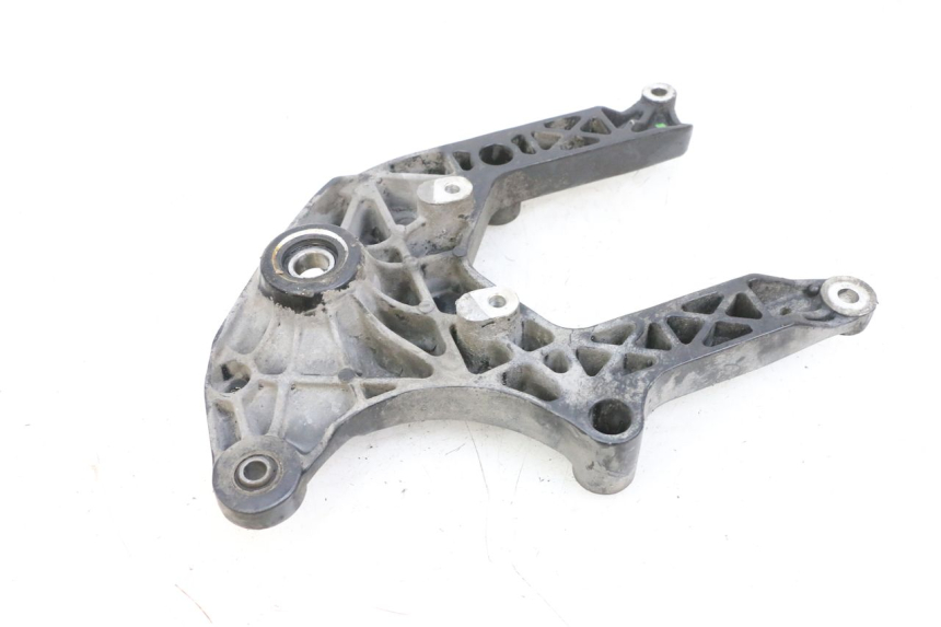 photo de UCHWYT TŁUMIKA SUZUKI BURGMAN 125 (2007 - 2014) - Szczegół części