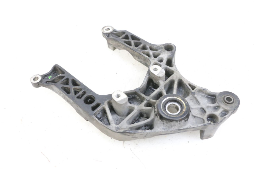 photo de UCHWYT TŁUMIKA SUZUKI BURGMAN 125 (2007 - 2014) - Zoom stanu zużycia