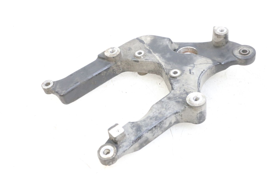 photo de UCHWYT TŁUMIKA SUZUKI BURGMAN 125 (2007 - 2014) - Inny kąt widzenia