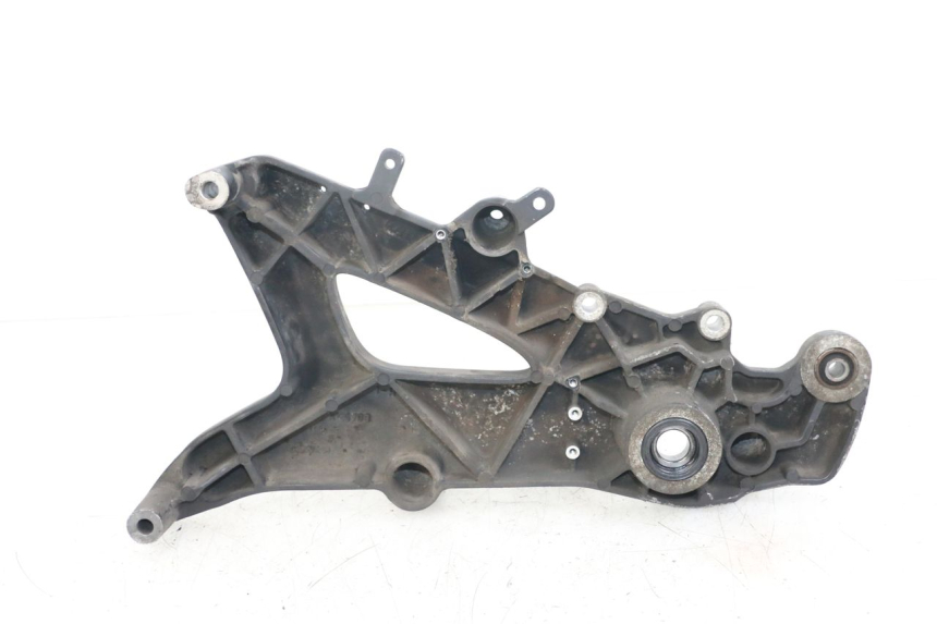 photo de UCHWYT TŁUMIKA KYMCO DINK STREET ABS 125 (2011 - 2018) - Inny kąt widzenia