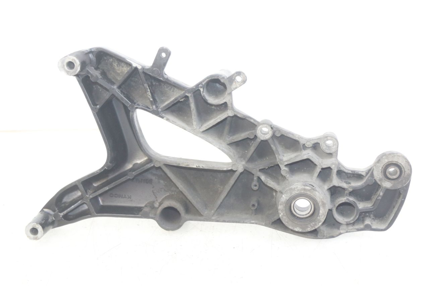 photo de UCHWYT TŁUMIKA KYMCO DINK STREET 125 (2009 - 2014) - Szczegół części