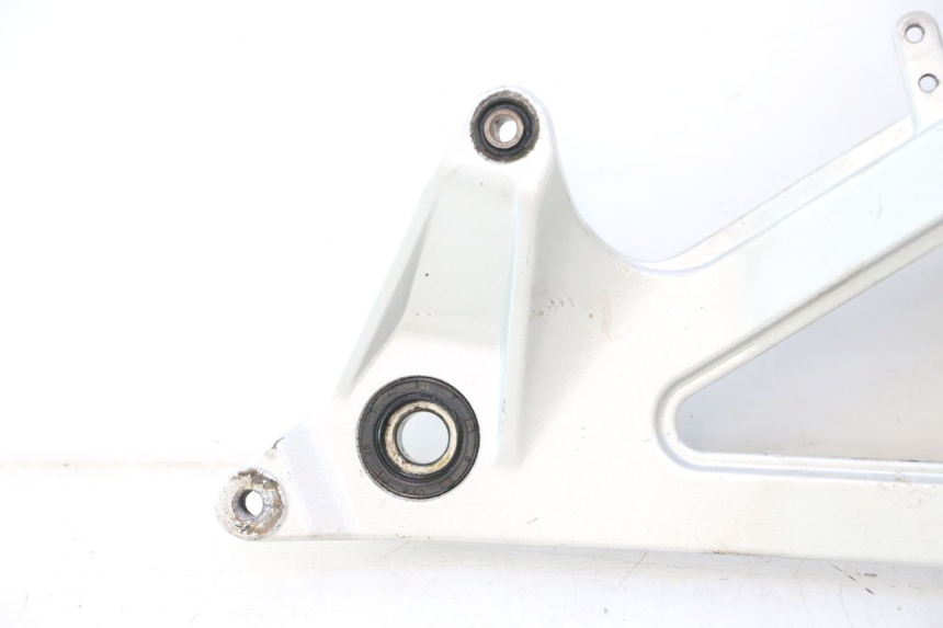 photo de UCHWYT NA KUBEK CF MOTO E-CHARM 125 (2005 - 2008) - Oznaczenia i referencje
