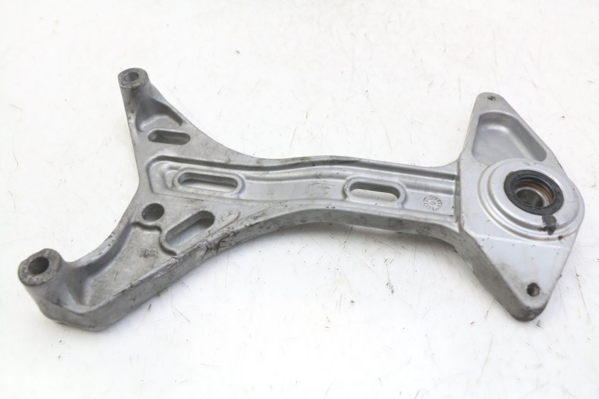 photo de UCHWYT TŁUMIKA HONDA FES PANTHEON 2T 125 (1998 - 2002) - Zoom stanu zużycia