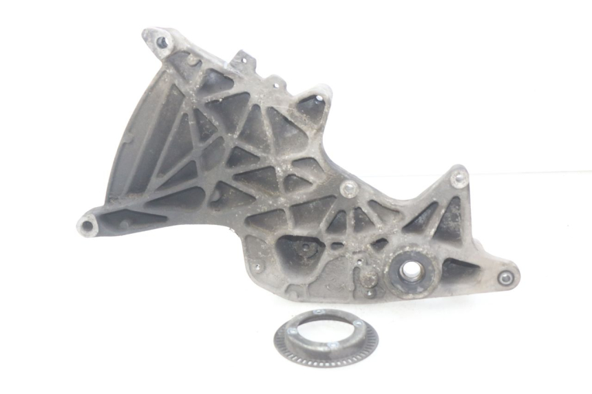 photo de UCHWYT TŁUMIKA HONDA FES S-WING SWING ABS 125 (2007 - 2015) - Inny kąt widzenia