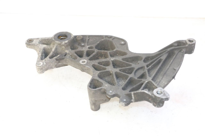 photo de UCHWYT TŁUMIKA HONDA FES S-WING SWING ABS 125 (2007 - 2015) - Szczegół części