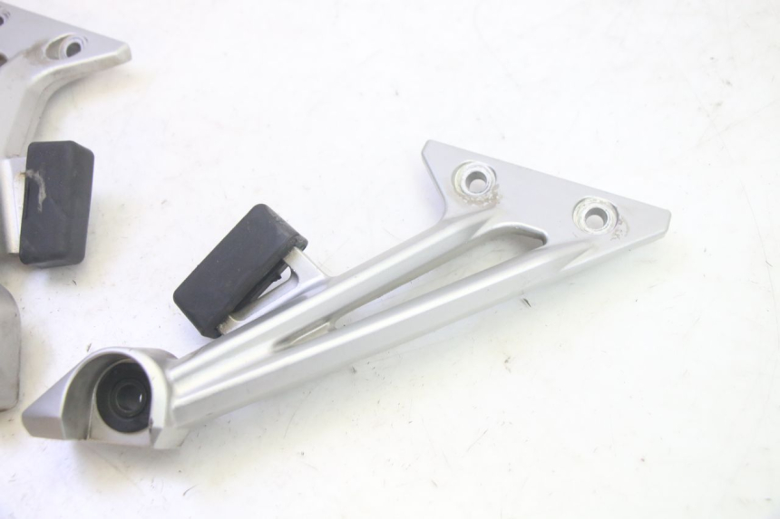 photo de UCHWYT TŁUMIKA YAMAHA FJR ABS 1300 (2006 - 2012) - Zoom stanu zużycia