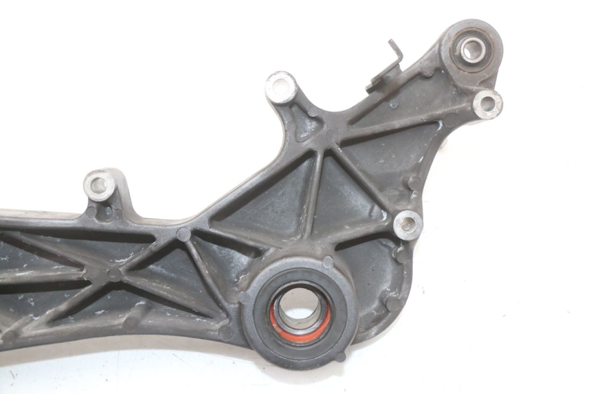 photo de UCHWYT TŁUMIKA HONDA FJS SILVER WING SILVERWING 400 (2005 - 2008) - Stan powierzchni