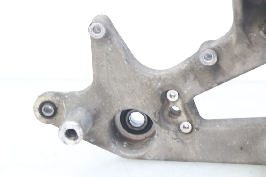 photo de UCHWYT TŁUMIKA HONDA FORZA 125 (2015 - 2016) - Zoom stanu zużycia