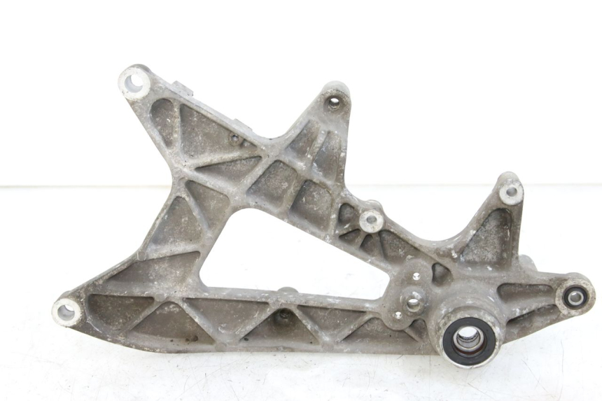 photo de UCHWYT TŁUMIKA HONDA FORZA 125 (2015 - 2016) - Zoom stanu zużycia