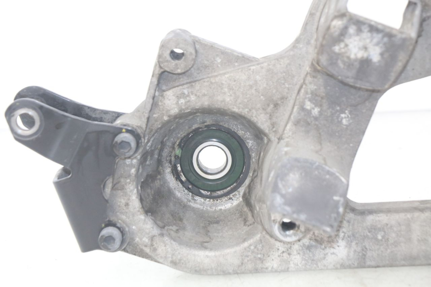 photo de UCHWYT TŁUMIKA PEUGEOT GEOPOLIS 400 (2007 - 2013) - Inny kąt widzenia