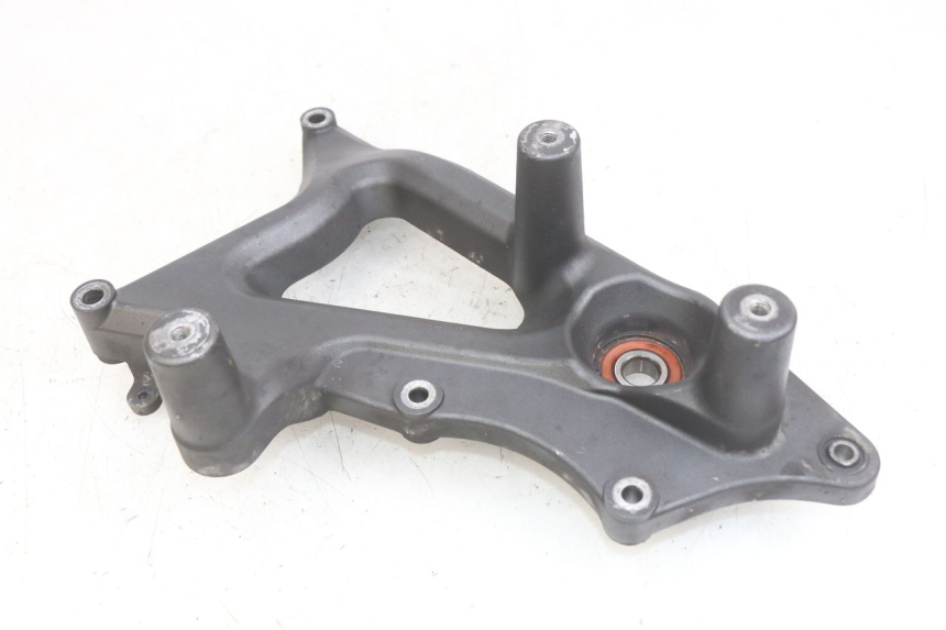 photo de UCHWYT TŁUMIKA SYM GTS EFI 125 (2012 - 2016) - Inny kąt widzenia