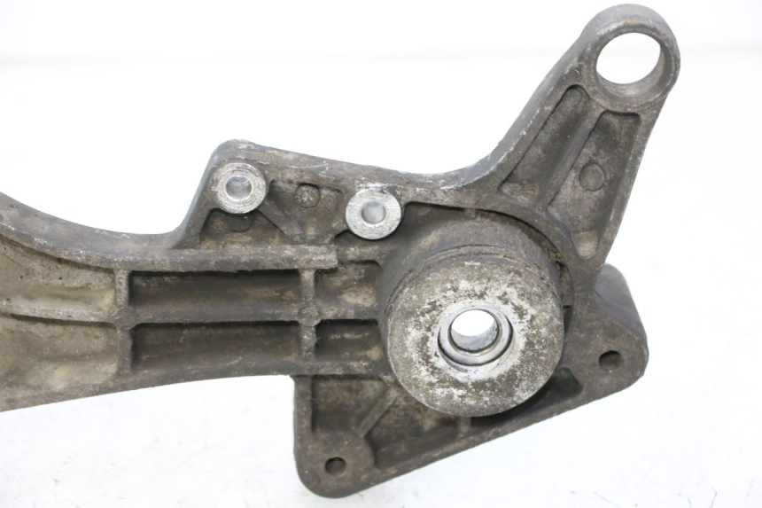 photo de UCHWYT TŁUMIKA DAELIM HISTORY 125 (2001 - 2002) - Szczegół części