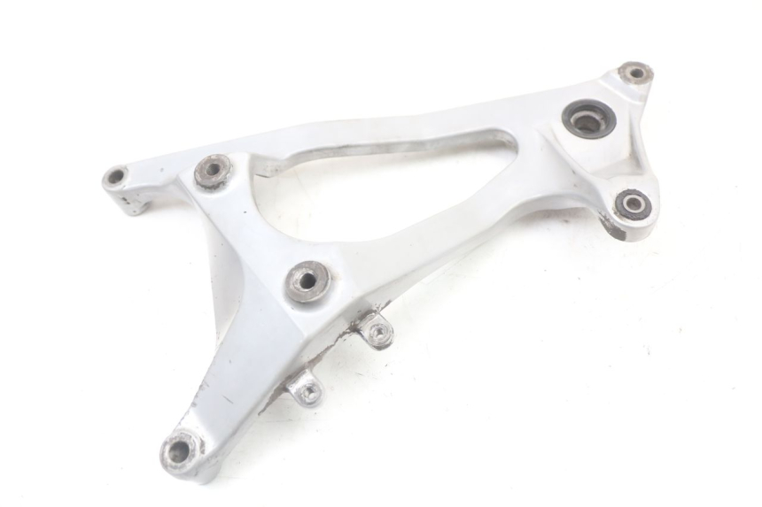 photo de UCHWYT TŁUMIKA HONDA NES AROBASE 125 (2000 - 2003) - Inny kąt widzenia