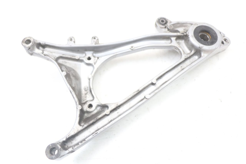 photo de UCHWYT TŁUMIKA HONDA NES AROBASE 125 (2000 - 2003) - Zbliżenie techniczne