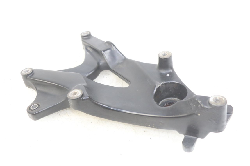 photo de UCHWYT TŁUMIKA YAMAHA HW XENTER 125 (2011 - 2017) - Inny kąt widzenia