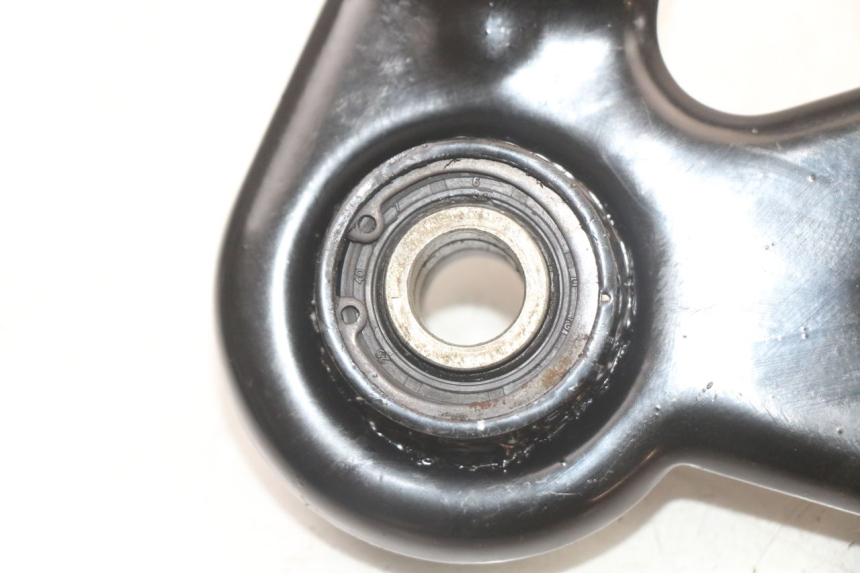 photo de UCHWYT TŁUMIKA JM MOTORS VX 125 (2022 - 2025) - Zoom stanu zużycia