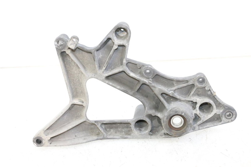 photo de UCHWYT TŁUMIKA SYM JOYMAX 125 (2010 - 2017) - Inny kąt widzenia