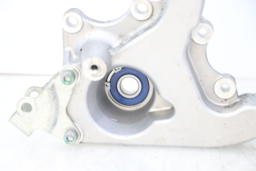 photo de UCHWYT TŁUMIKA PIAGGIO MP3 HPE 310 (2024 - 2025) - Punkty mocowania