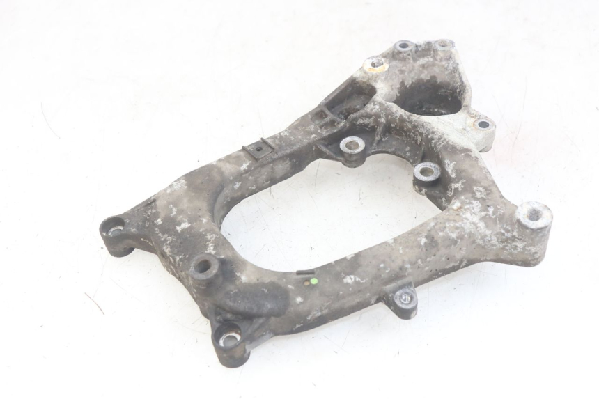 photo de UCHWYT TŁUMIKA PIAGGIO MP3 RL 250 (2006 - 2010) - Inny kąt widzenia