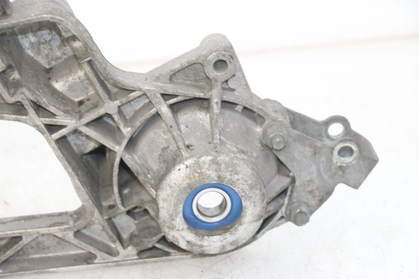 photo de UCHWYT TŁUMIKA PIAGGIO MP3 500 (2011 - 2015) - Zoom stanu zużycia