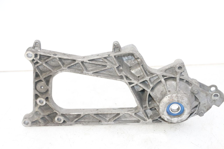 photo de UCHWYT TŁUMIKA PIAGGIO MP3 500 (2011 - 2015) - Inny kąt widzenia