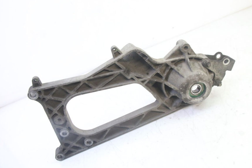 photo de UCHWYT TŁUMIKA PIAGGIO MP3 500 (2011 - 2015) - Inny kąt widzenia