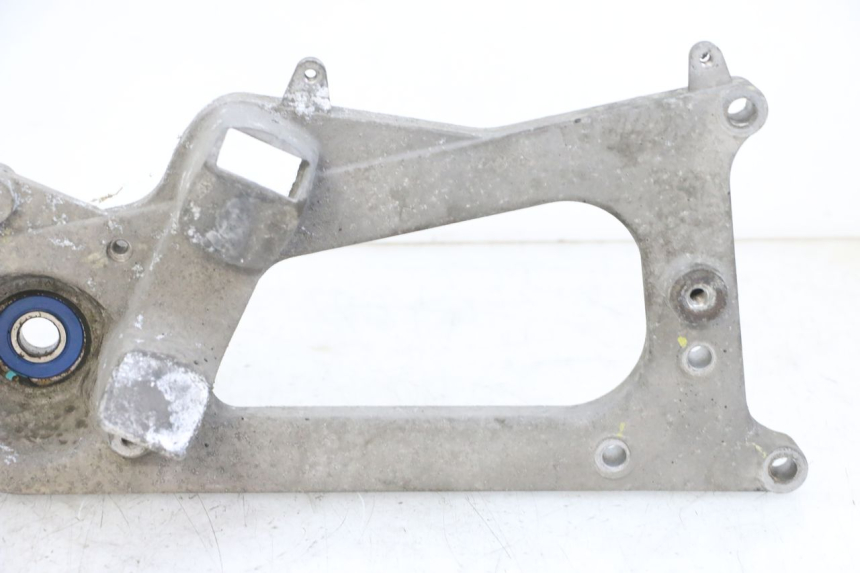 photo de UCHWYT TŁUMIKA PIAGGIO MP3 500 (2016 - 2018) - Inny kąt widzenia