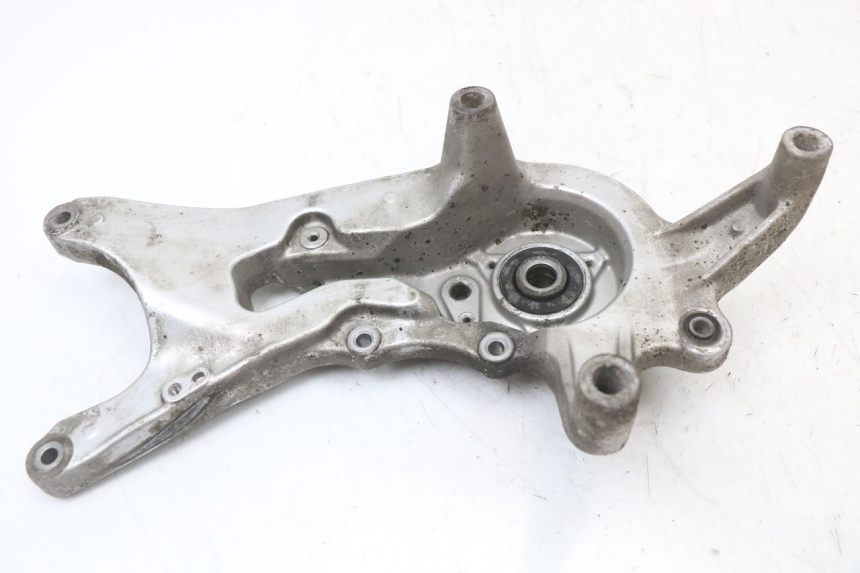 photo de UCHWYT TŁUMIKA MBK MW TRYPTIK 125 (2014 - 2016) - Zbliżenie techniczne