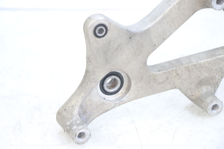 photo de UCHWYT TŁUMIKA HONDA PCX (JF47) 125 (2012 - 2013) - Zbliżenie techniczne