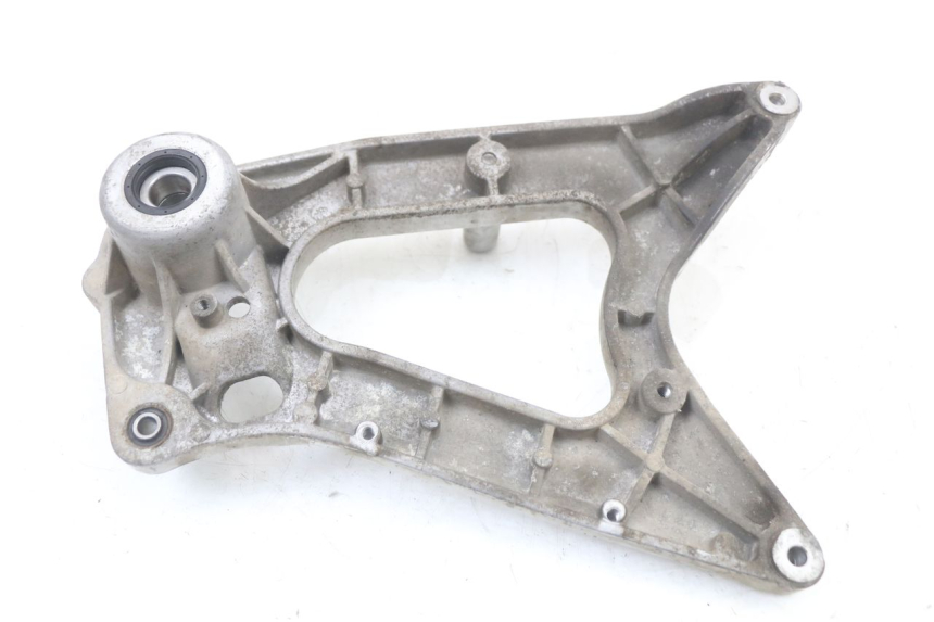 photo de UCHWYT TŁUMIKA PEUGEOT BELVILLE 125 (2017 - 2021) - Inny kąt widzenia