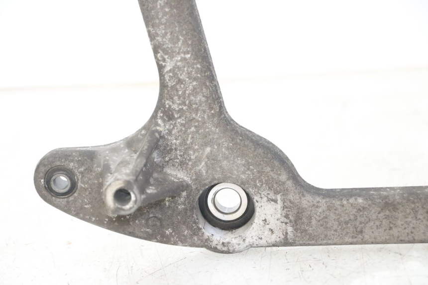 photo de UCHWYT TŁUMIKA PEUGEOT SATELIS 125 (2010 - 2012) - Zoom stanu zużycia