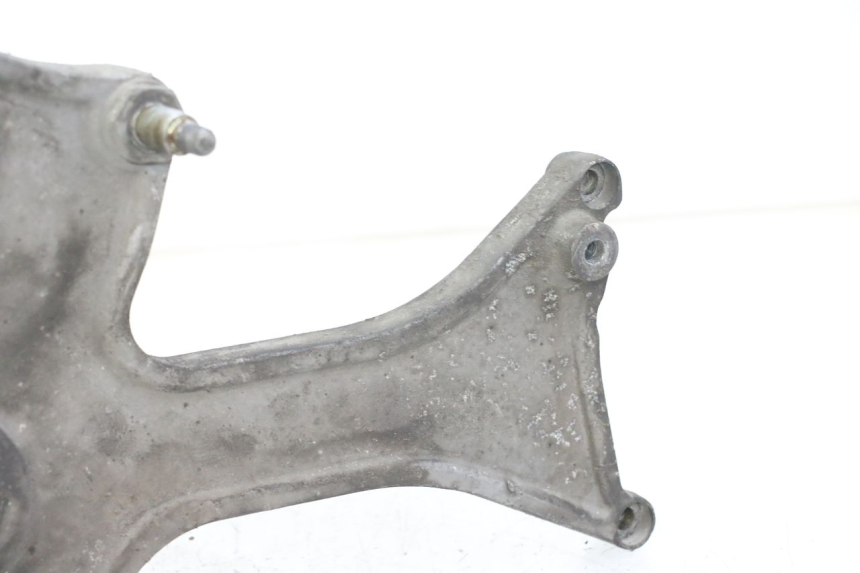 photo de UCHWYT TŁUMIKA PIAGGIO VESPA GRANTURISMO 200 (2004 - 2005) - Szczegół części