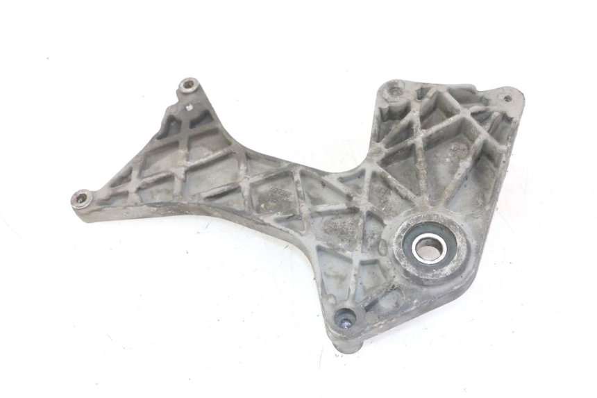 photo de UCHWYT TŁUMIKA PIAGGIO VESPA GRANTURISMO 200 (2004 - 2005) - Inny kąt widzenia