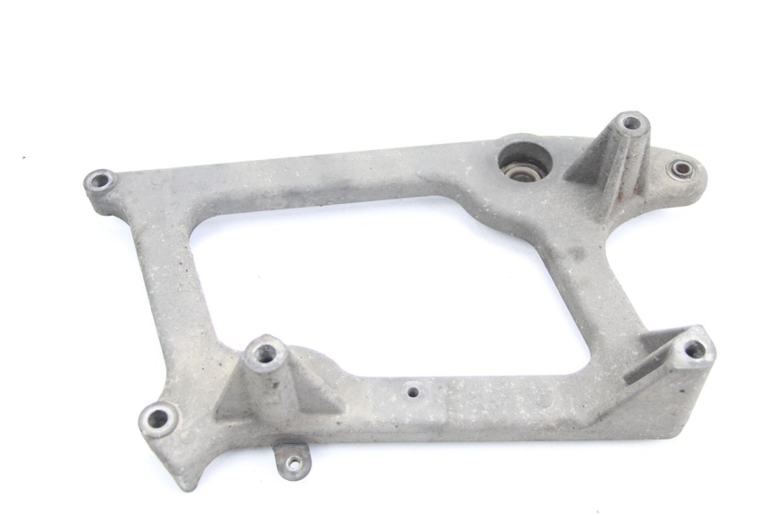 photo de UCHWYT TŁUMIKA PEUGEOT SATELIS 125 (2006 - 2009) - Inny kąt widzenia