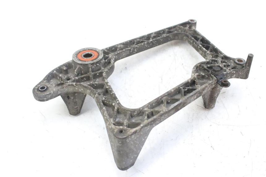 photo de UCHWYT TŁUMIKA PEUGEOT SATELIS 125 (2010 - 2012) - Inny kąt widzenia