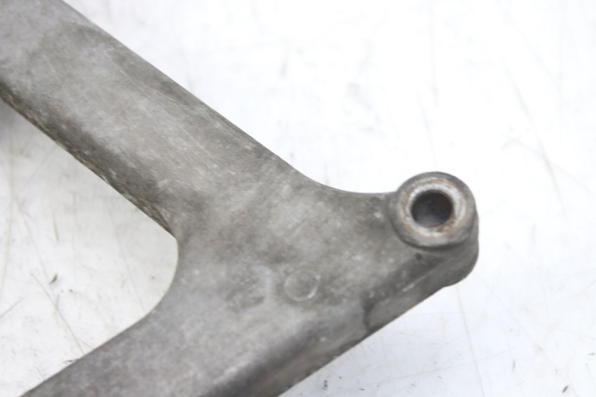 photo de UCHWYT TŁUMIKA PEUGEOT SATELIS 125 (2010 - 2012) - Punkty mocowania