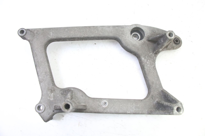 photo de UCHWYT TŁUMIKA PEUGEOT SATELIS 125 (2013 - 2018) - Szczegół części