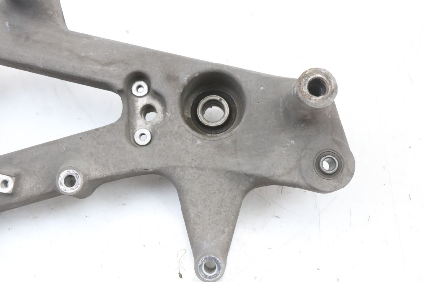 photo de UCHWYT TŁUMIKA HONDA SH ABS 125 (2012 - 2017) - Zbliżenie techniczne