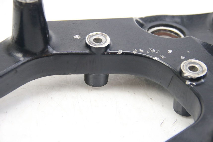 photo de UCHWYT TŁUMIKA SUZUKI SIXTEEN 125 (2008 - 2010) - Zbliżenie komponentów