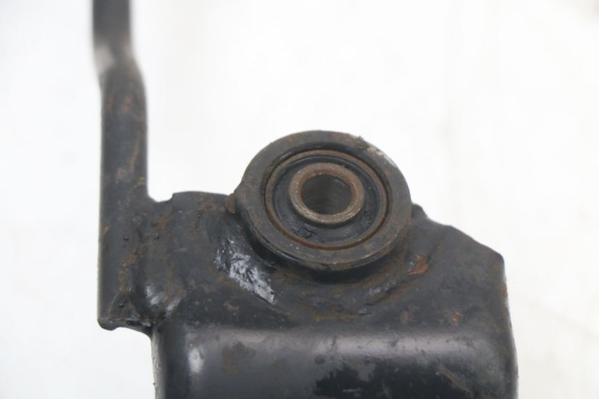 photo de UCHWYT TŁUMIKA KYMCO SUPER 8 125 (2008 - 2015) - Zoom stanu zużycia