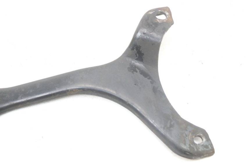 photo de UCHWYT TŁUMIKA KYMCO SUPER 8 125 (2008 - 2015) - Zbliżenie techniczne