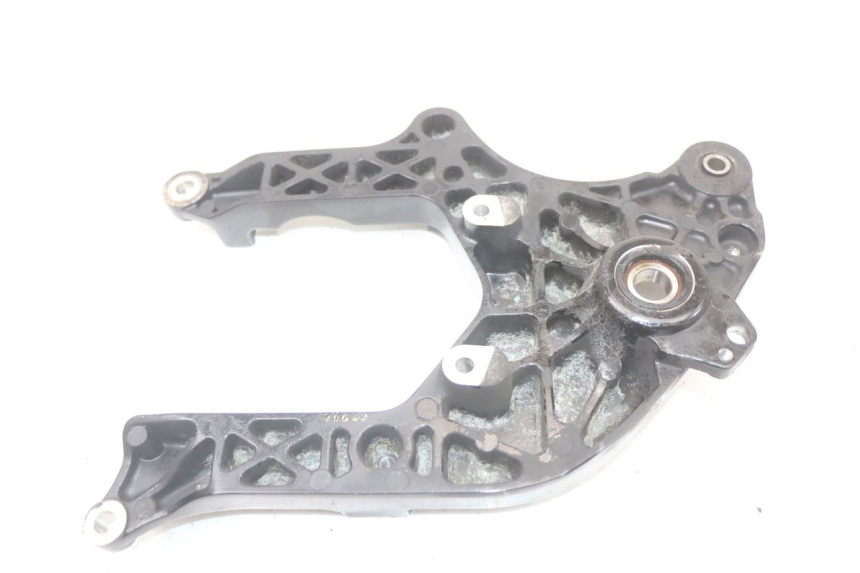 photo de UCHWYT TŁUMIKA SUZUKI BURGMAN 125 (2018 - 2021) - Zoom stanu zużycia